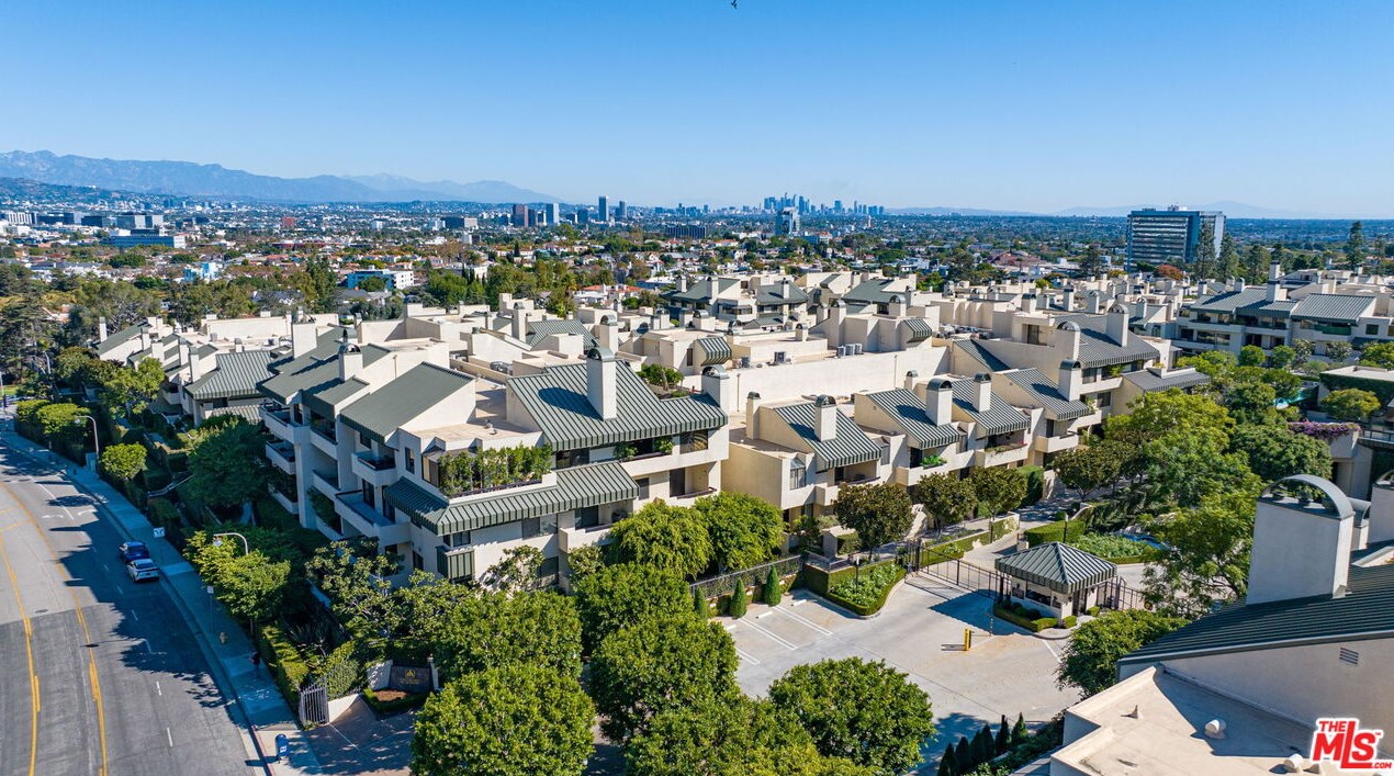 2443 Century Hl, Los Angeles CA  90067-3510 exterior