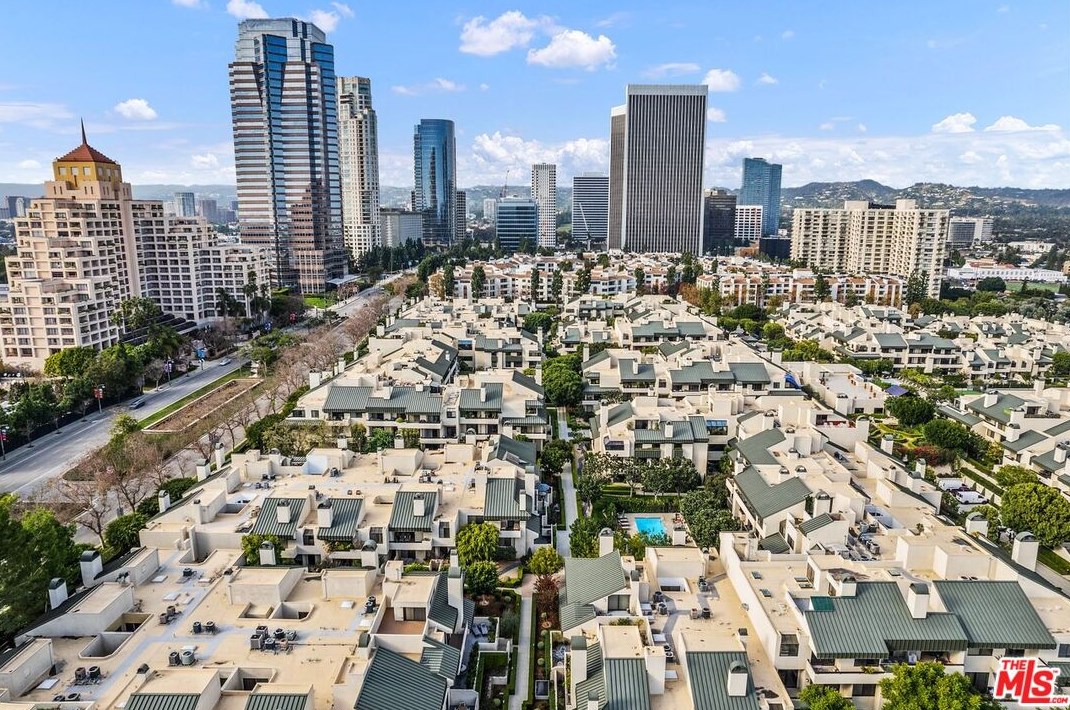 2443 Century Hl, Los Angeles CA  90067-3510 exterior