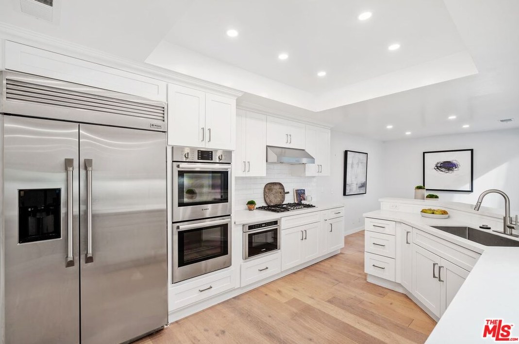 2443 Century Hl, Los Angeles CA  90067-3510 exterior