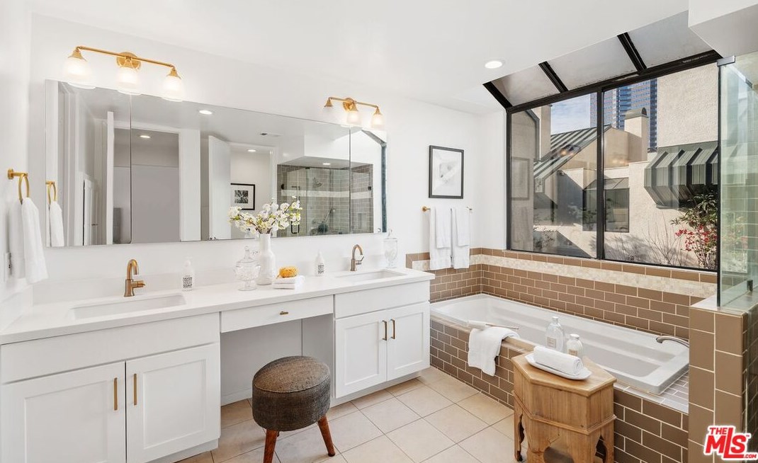 2443 Century Hl, Los Angeles CA  90067-3510 exterior