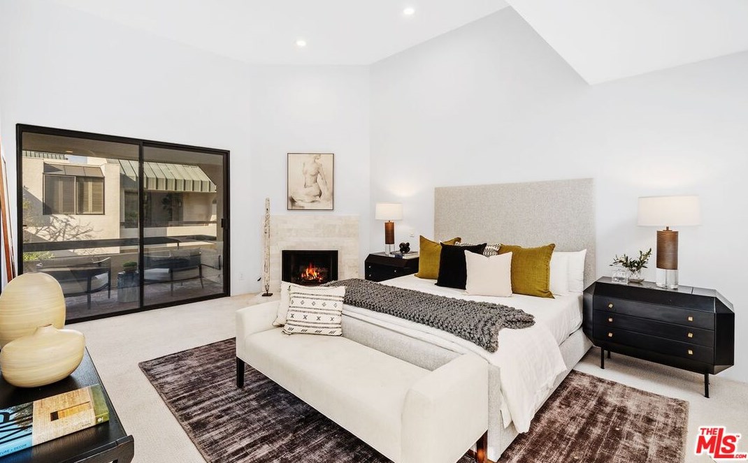 2443 Century Hl, Los Angeles CA  90067-3510 exterior