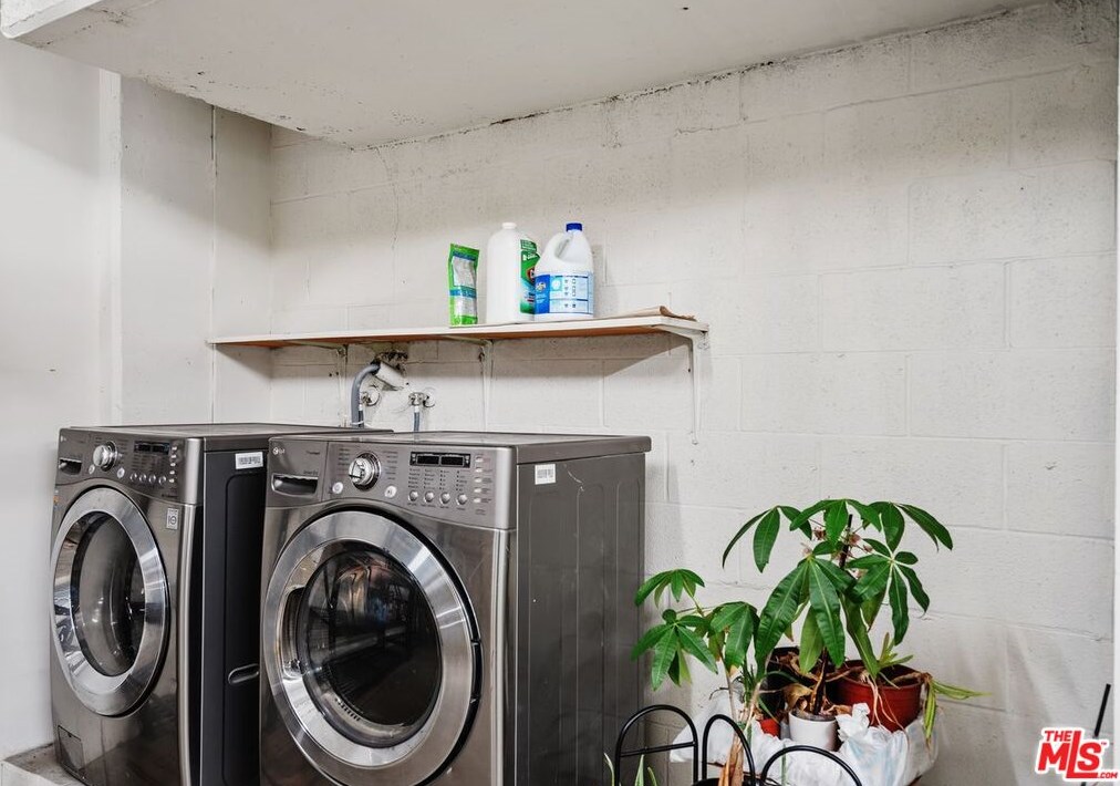 2443 Century Hl, Los Angeles CA  90067-3510 exterior