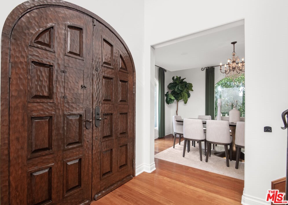 629 Gretna Green Way, Los Angeles CA  90049-4034 exterior