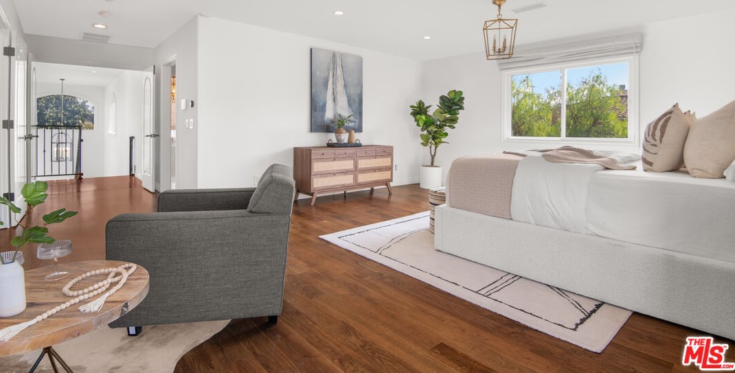 629 Gretna Green Way, Los Angeles CA  90049-4034 exterior