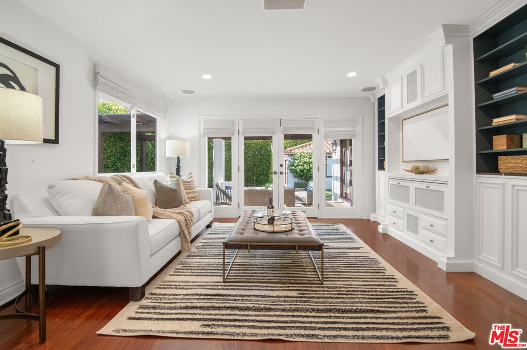 629 Gretna Green Way, Los Angeles CA  90049-4034 exterior