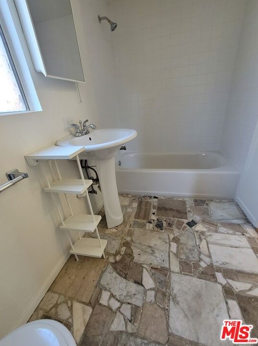 2230 Carlyle Pl, Los Angeles CA  90065-2022 exterior