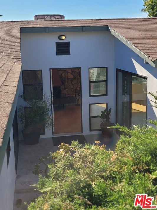 2230 Carlyle Pl, Los Angeles CA  90065-2022 exterior