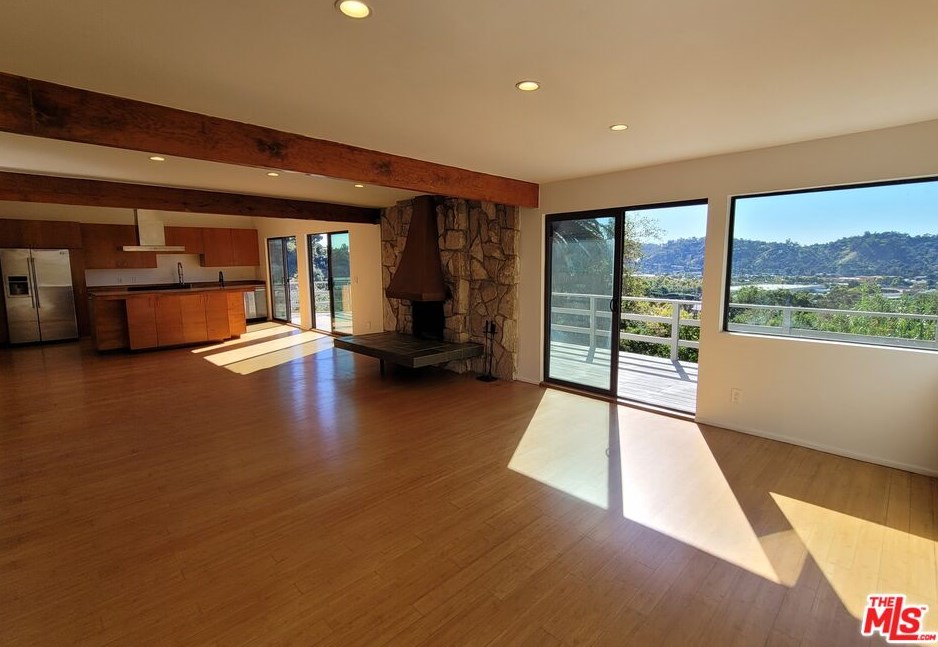 2230 Carlyle Pl, Los Angeles CA  90065-2022 exterior