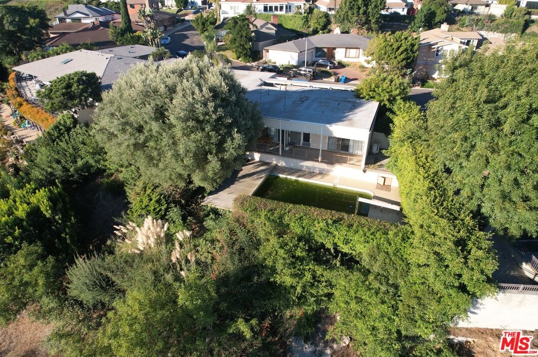 4138 Mantova Dr, Los Angeles CA  90008-1129 exterior