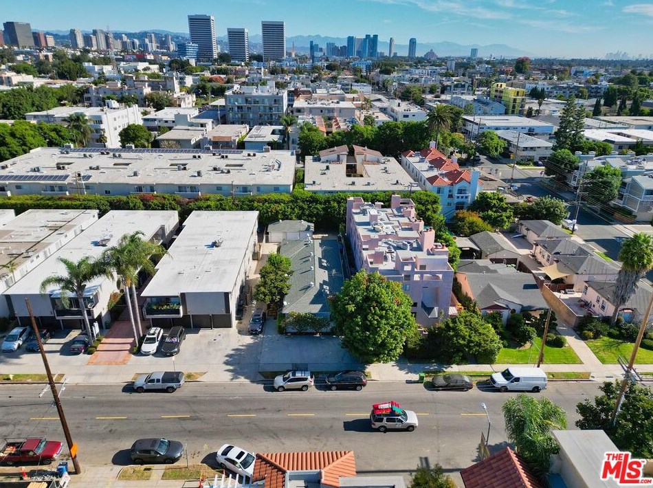 1734 Barrington Ave, Los Angeles CA  90025-4010 exterior