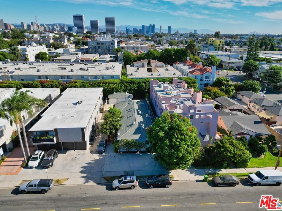 1734 Barrington Ave, Los Angeles CA  90025-4010 exterior