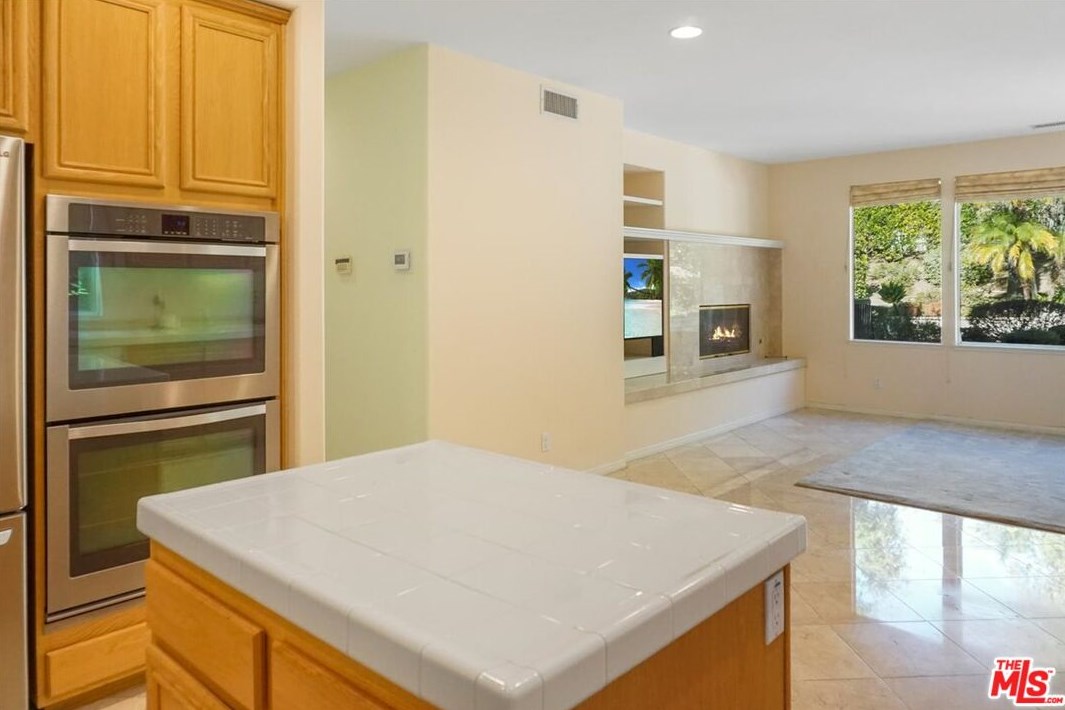 3415 Lang Ranch Pkwy, Thousand Oaks CA  91362-4959 exterior