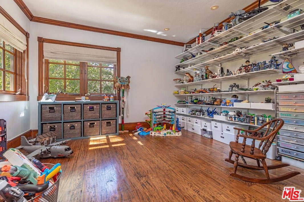 5721 Bonsall Dr, Malibu CA  90265-3816 exterior