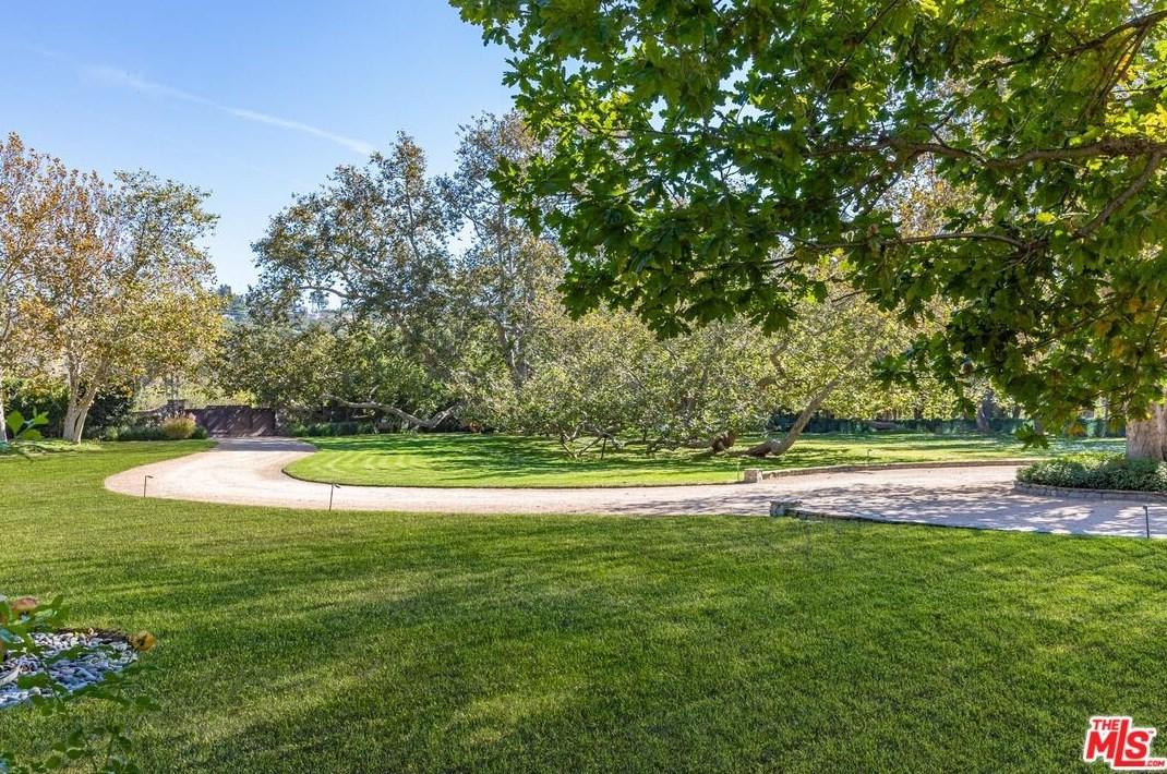 5721 Bonsall Dr, Malibu CA  90265-3816 exterior