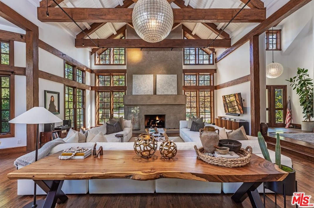 5721 Bonsall Dr, Malibu CA  90265-3816 exterior