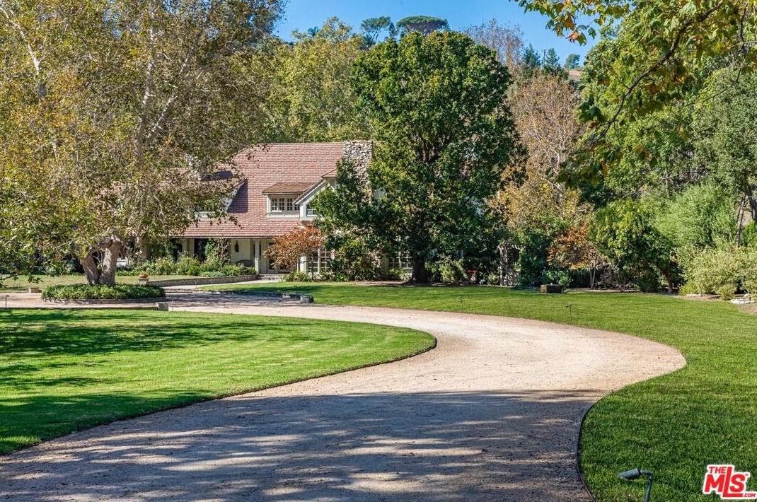 5721 Bonsall Dr, Malibu CA  90265-3816 exterior