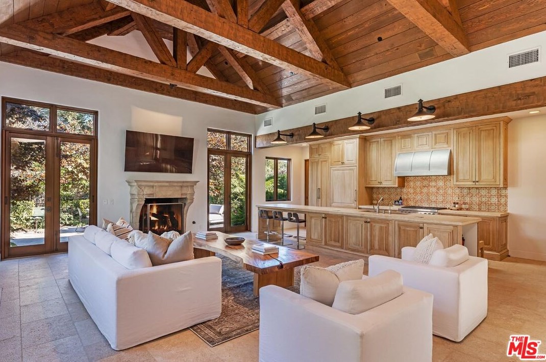 5721 Bonsall Dr, Malibu CA  90265-3816 exterior