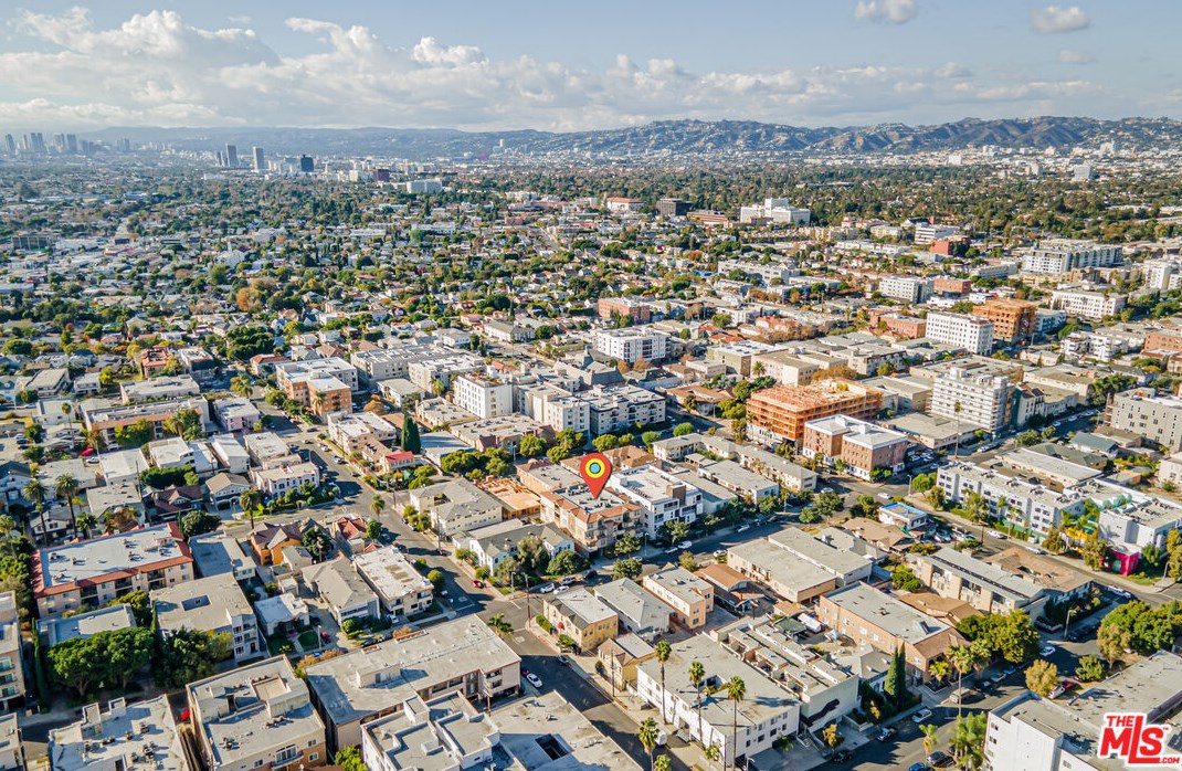 929 St Andrews Pl, Los Angeles CA  90038-3211 exterior