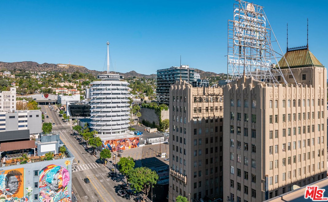 1645 Vine St, Los Angeles CA  90028-8839 exterior