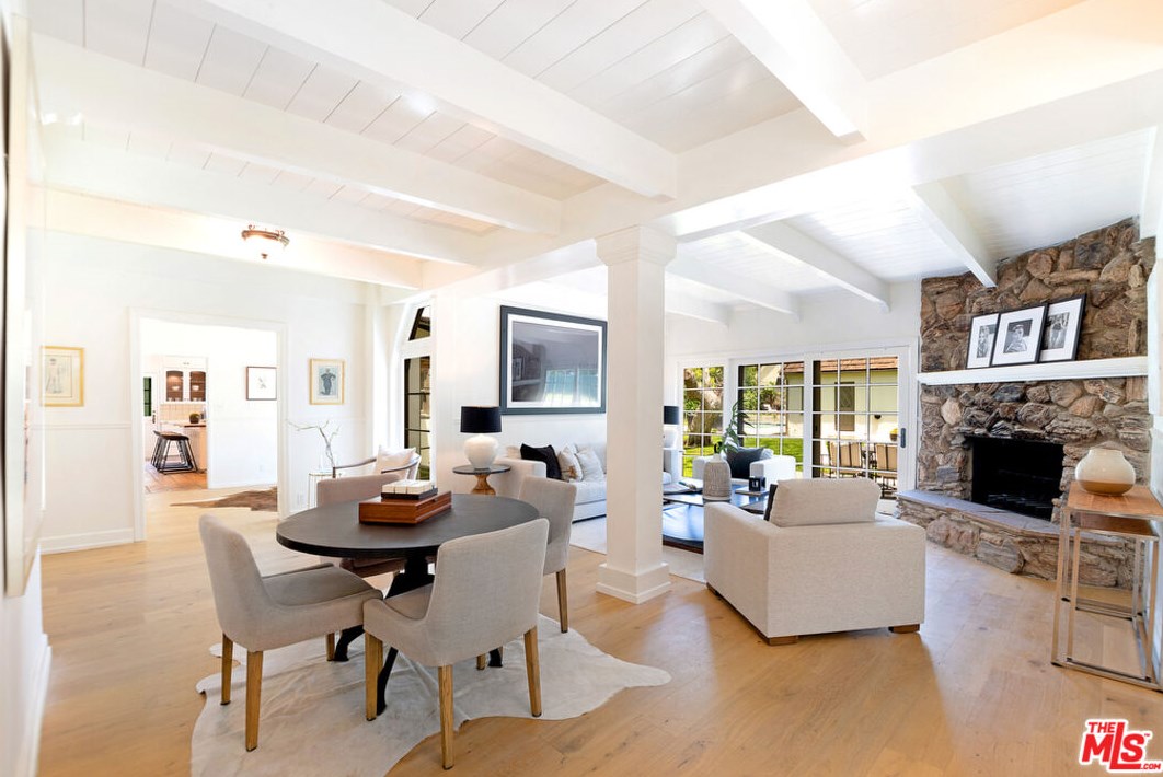 126 Rossmore Ave, Los Angeles CA  90004-3735 exterior