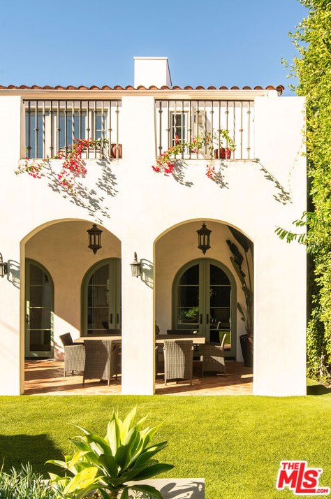 112 Edinburgh Ave, Los Angeles CA  90048-3606 exterior