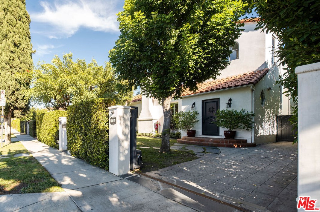 112 Edinburgh Ave, Los Angeles CA  90048-3606 exterior