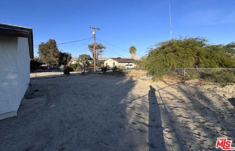 16490 Avenida Monteflora, Desert Hot Springs CA  92240-9094 exterior