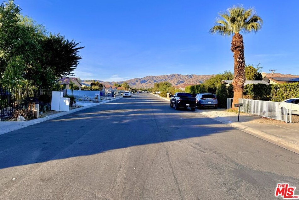 16490 Avenida Monteflora, Desert Hot Springs CA  92240-9094 exterior