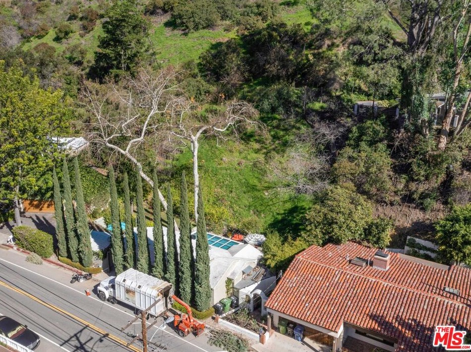 884 Beverly Glen Blvd, Los Angeles CA  90024-4604 exterior