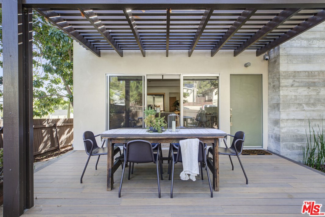 5740 Meridian St, Los Angeles CA  90042-2641 exterior