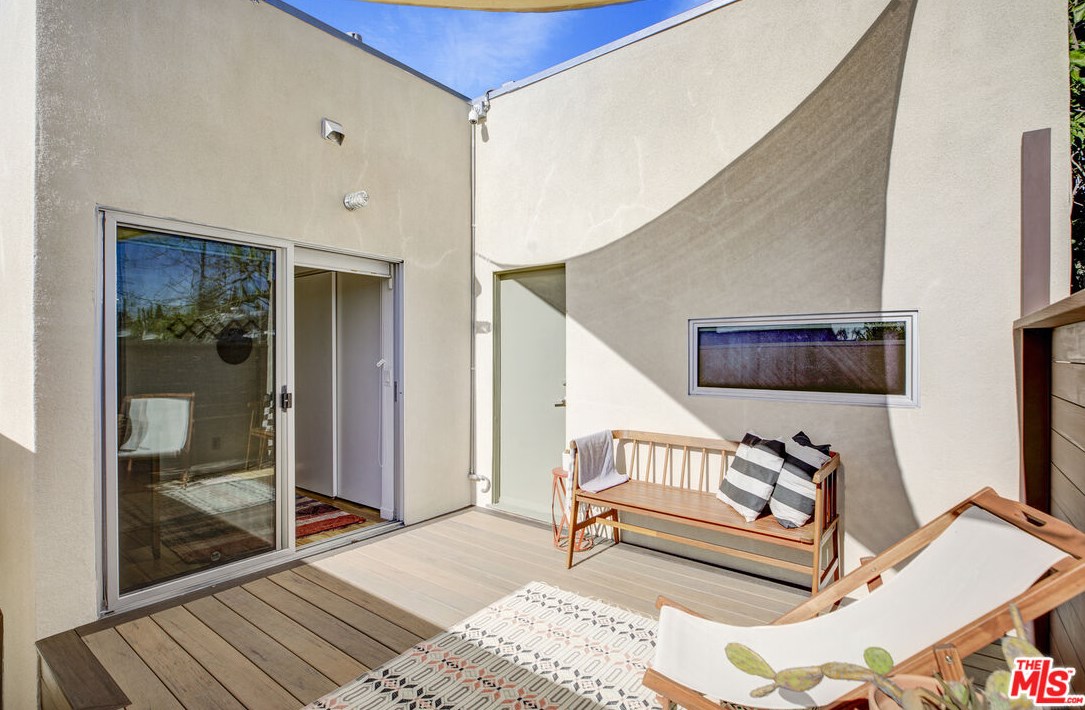 5740 Meridian St, Los Angeles CA  90042-2641 exterior