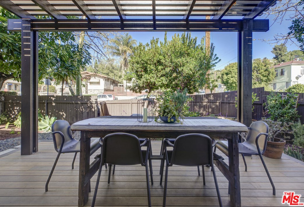 5740 Meridian St, Los Angeles CA  90042-2641 exterior