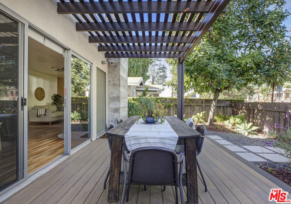 5740 Meridian St, Los Angeles CA  90042-2641 exterior
