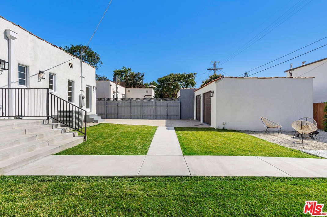 1071 Point View St, Los Angeles CA  90035-2616 exterior
