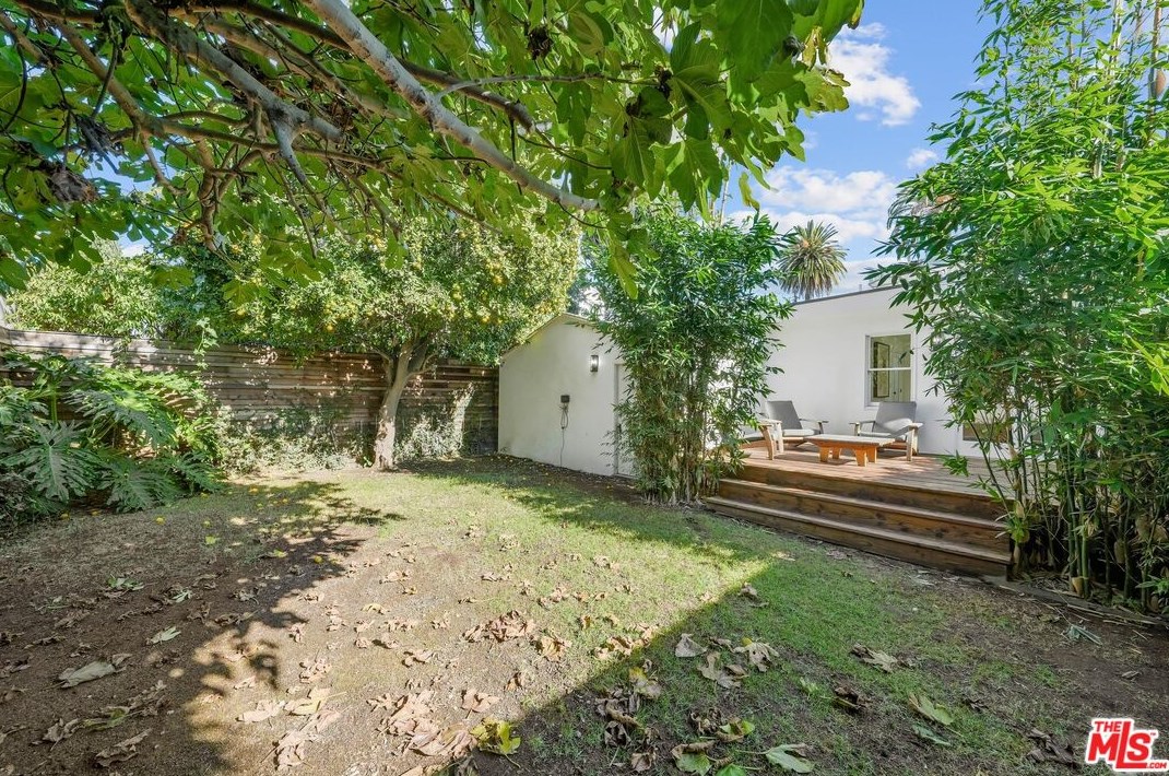 2831 Virginia Rd, Los Angeles CA  90016-3627 exterior