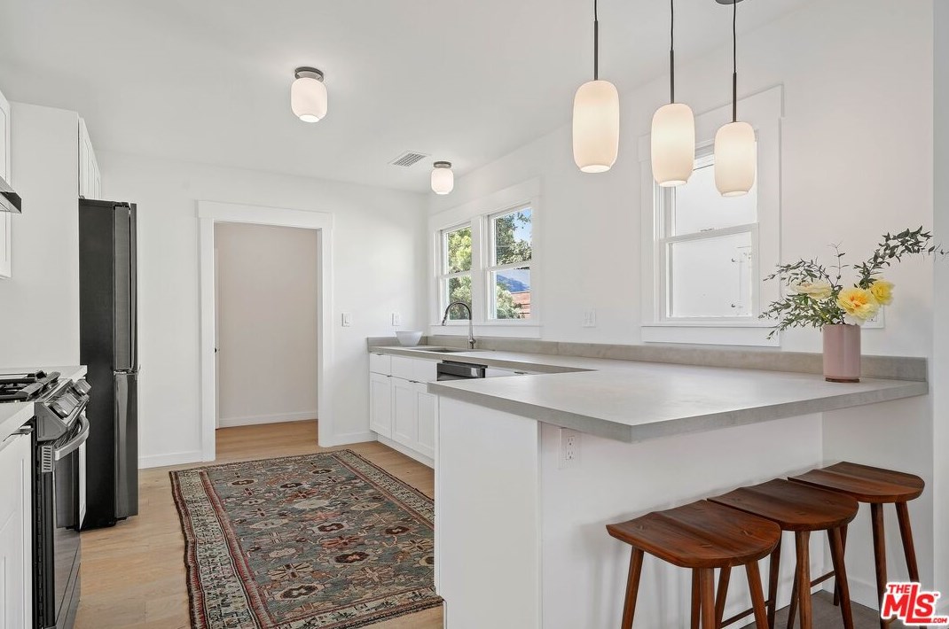 2831 Virginia Rd, Los Angeles CA  90016-3627 exterior