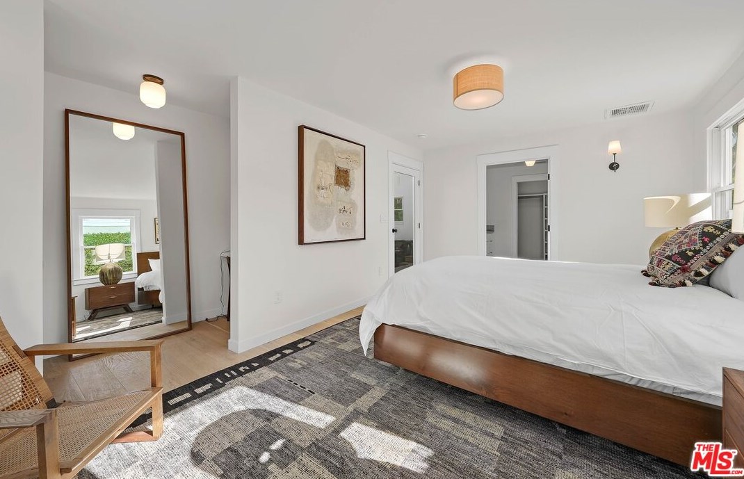 2831 Virginia Rd, Los Angeles CA  90016-3627 exterior