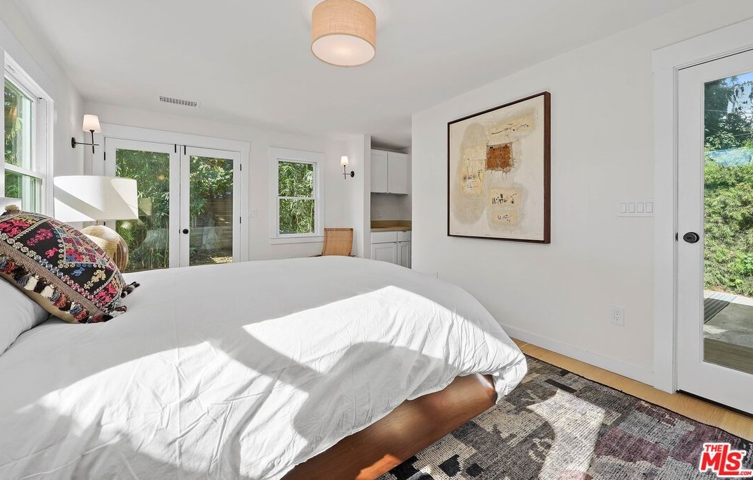 2831 Virginia Rd, Los Angeles CA  90016-3627 exterior