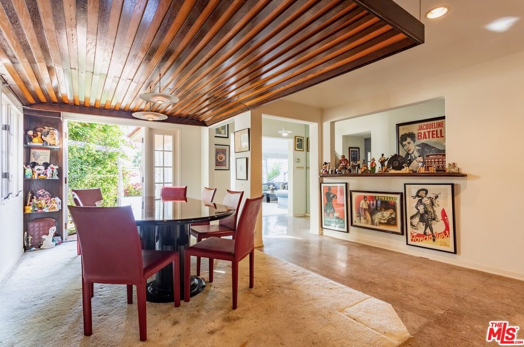 8819 Evanview Dr, Los Angeles CA  90069-1328 exterior