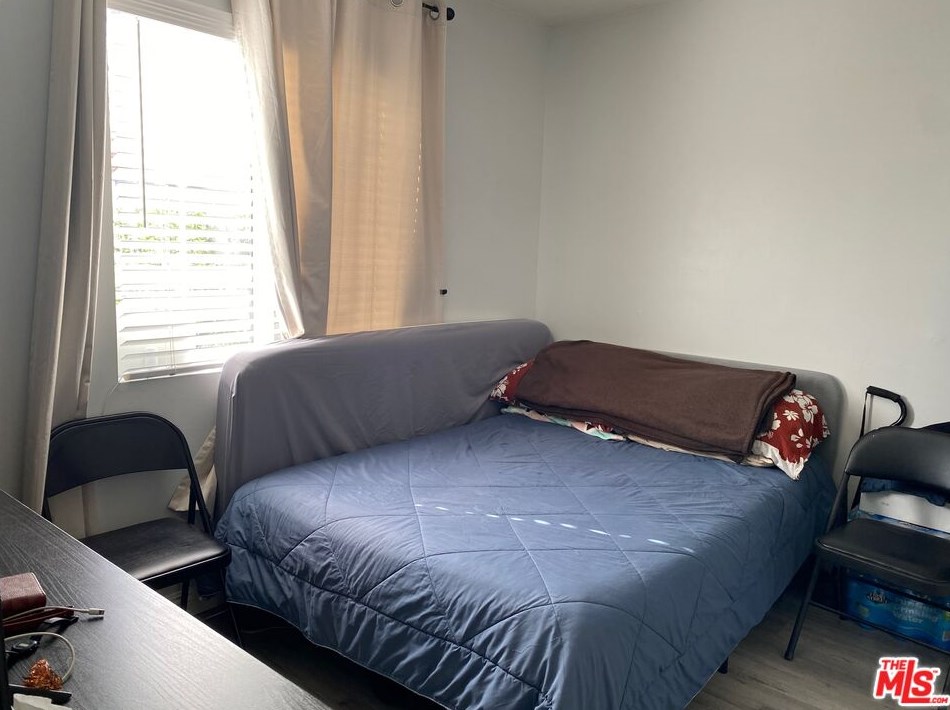 2746 14th St, Los Angeles CA  90006-4202 exterior