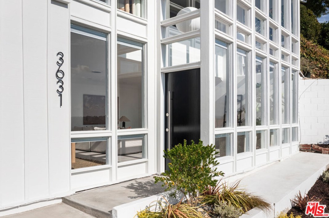 3631 Amesbury Rd, Los Angeles CA  90027-1303 exterior