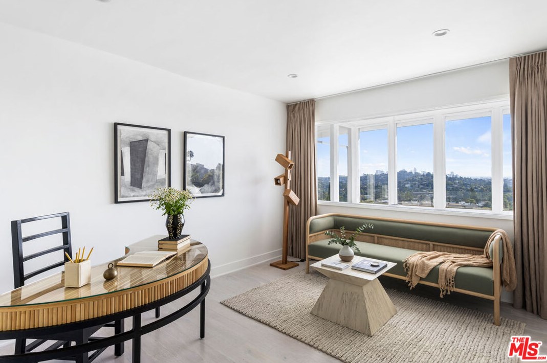 3631 Amesbury Rd, Los Angeles CA  90027-1303 exterior