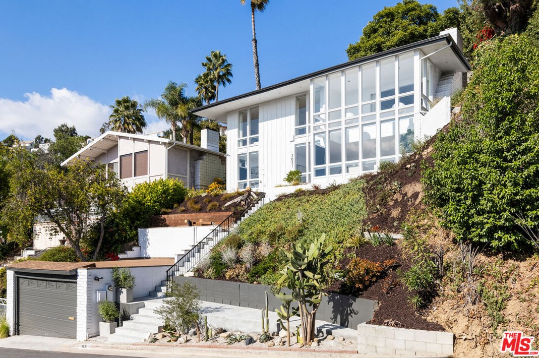 3631 Amesbury Rd, Los Angeles CA  90027-1303 exterior