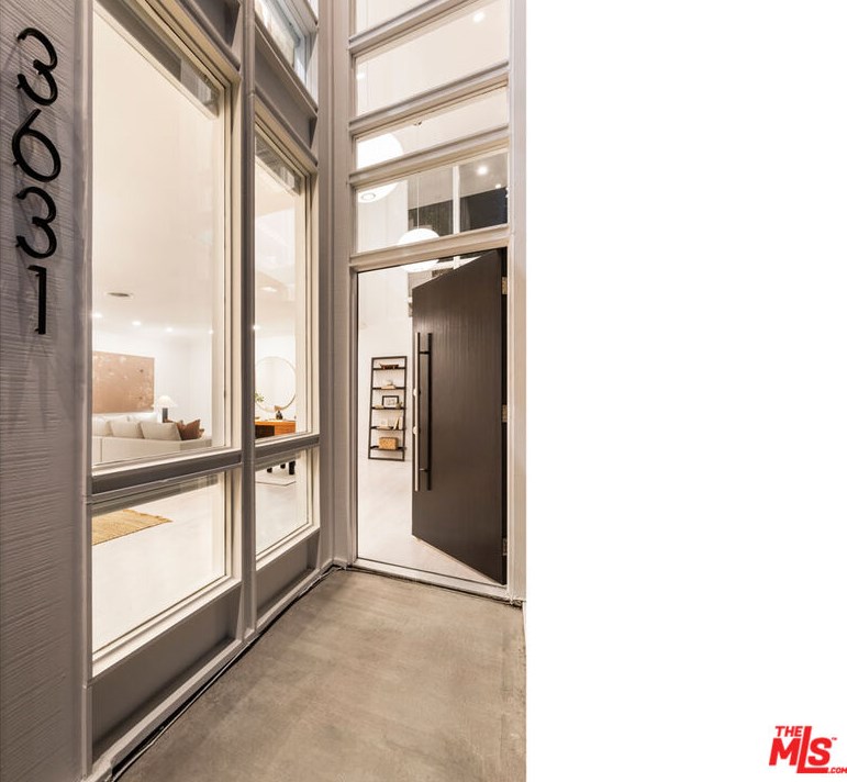 3631 Amesbury Rd, Los Angeles CA  90027-1303 exterior