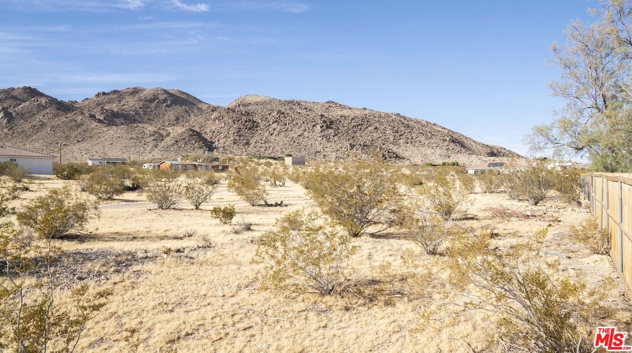 4696 Joshua Cove Dr, Joshua Tree CA  92252-1548 exterior