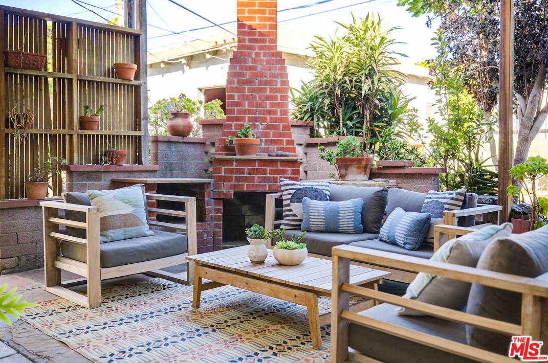 11358 Hannum Ave, Los Angeles CA  90230-6129 exterior