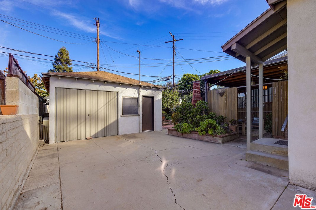 11358 Hannum Ave, Los Angeles CA  90230-6129 exterior
