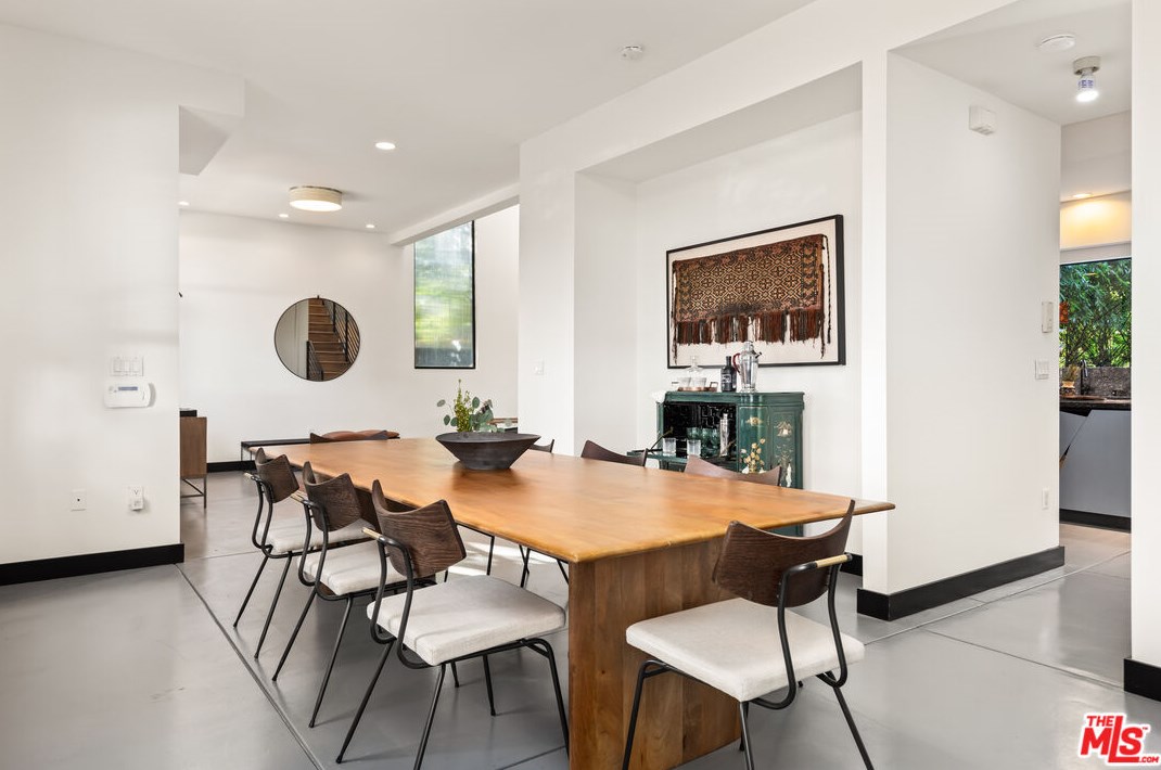 11959 Charnock Rd, Los Angeles CA  90066-2843 exterior