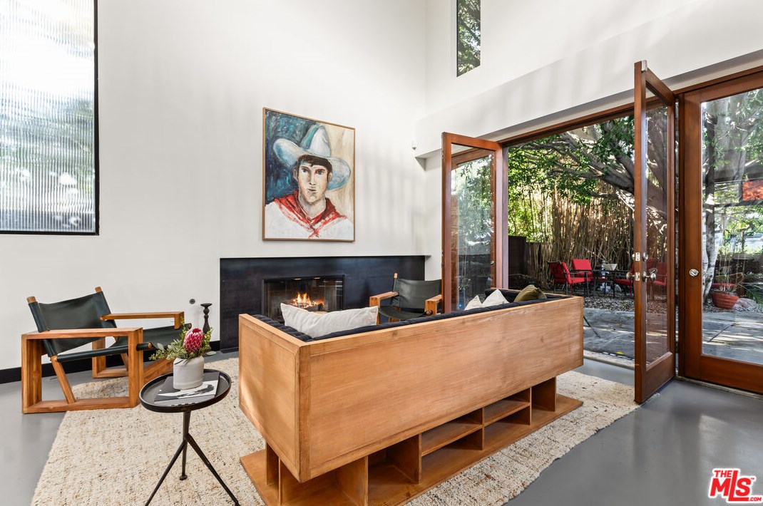 11959 Charnock Rd, Los Angeles CA  90066-2843 exterior