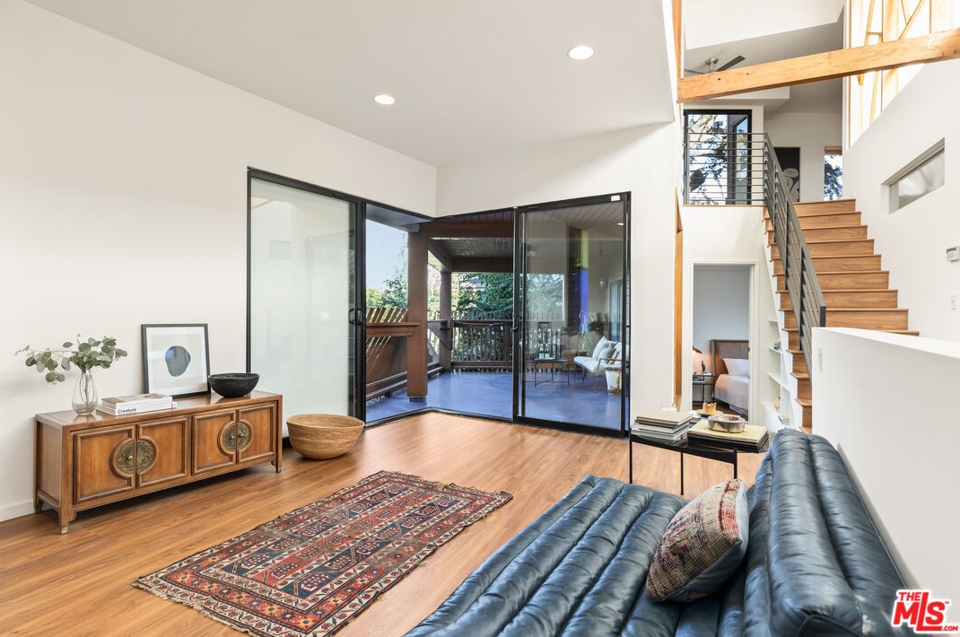 11959 Charnock Rd, Los Angeles CA  90066-2843 exterior